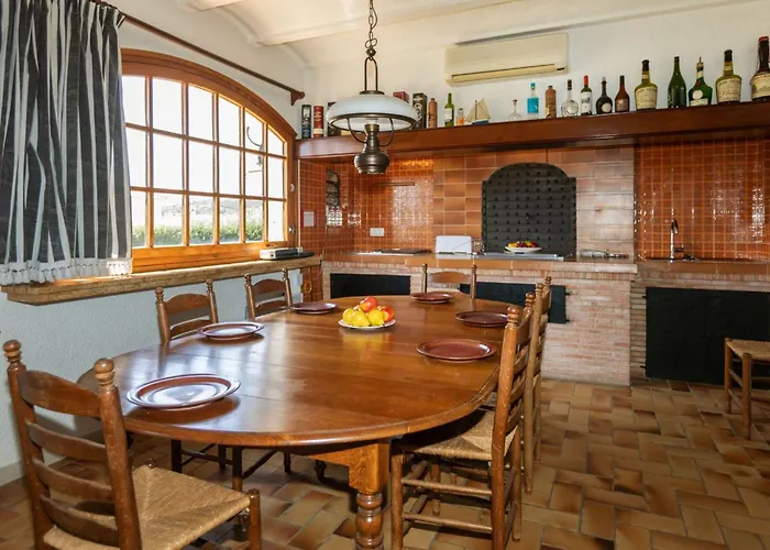 Les Oliveres By Interhome